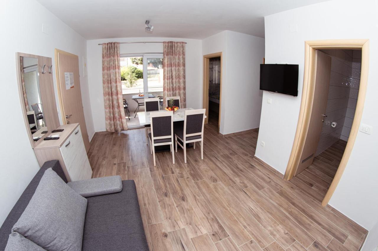 Apartmani Mijo, Biograd Na Moru Exterior foto
