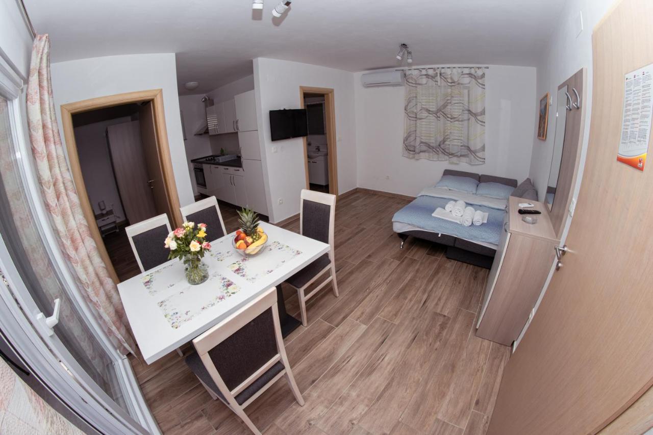 Apartmani Mijo, Biograd Na Moru Exterior foto