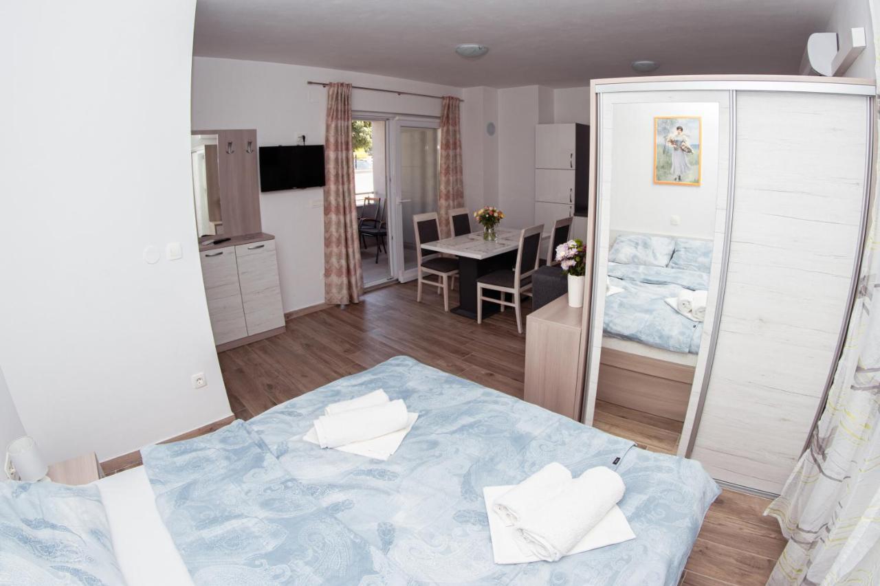 Apartmani Mijo, Biograd Na Moru Exterior foto