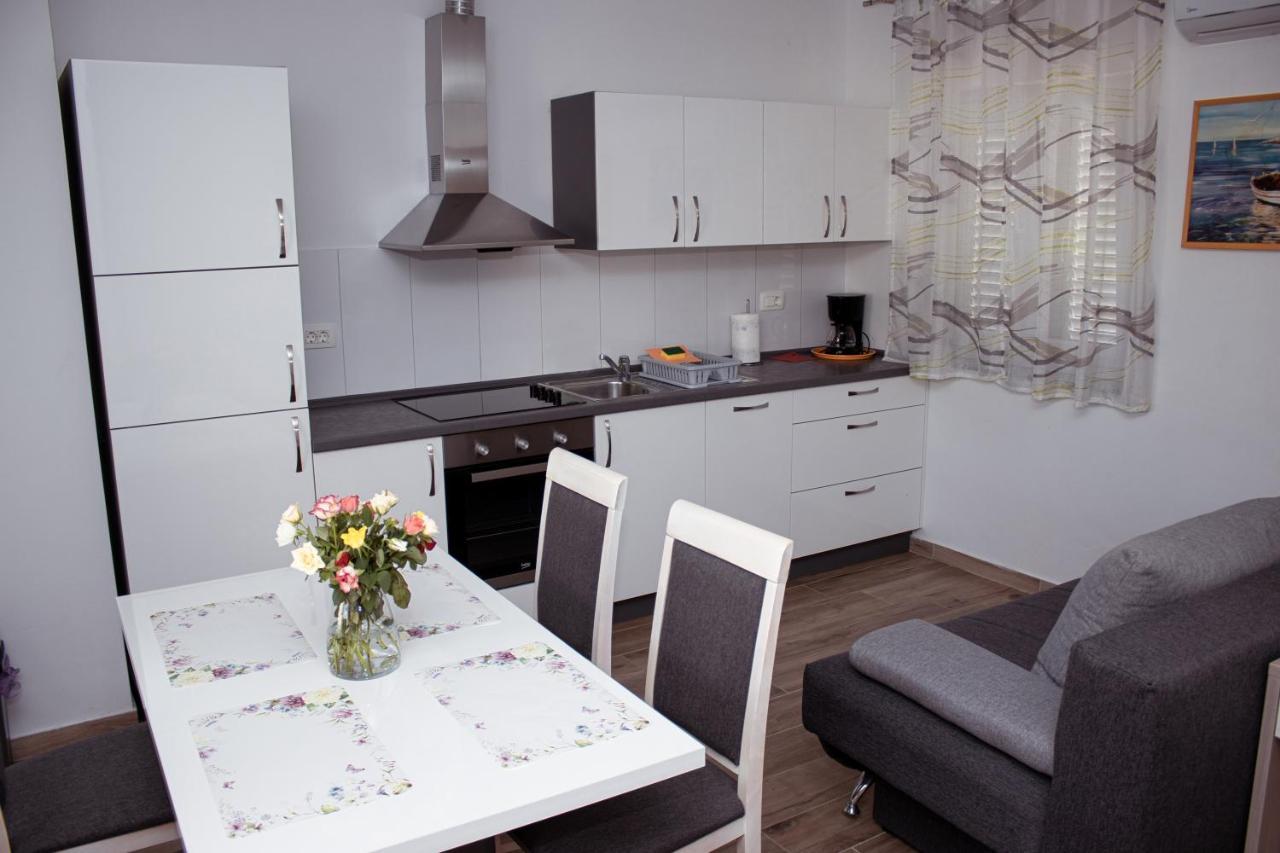 Apartmani Mijo, Biograd Na Moru Exterior foto