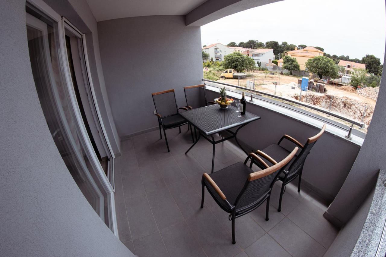 Apartmani Mijo, Biograd Na Moru Exterior foto