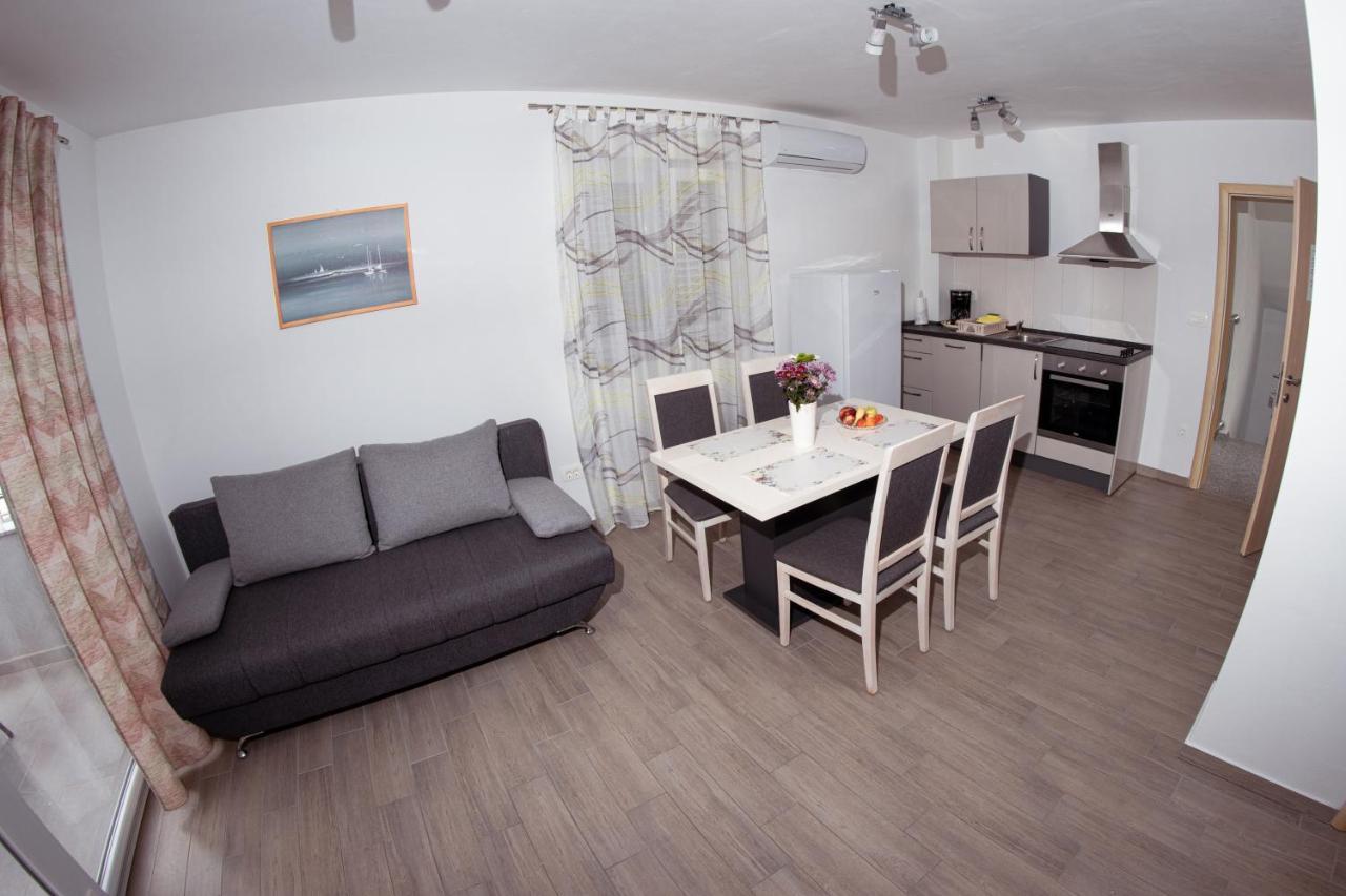 Apartmani Mijo, Biograd Na Moru Exterior foto
