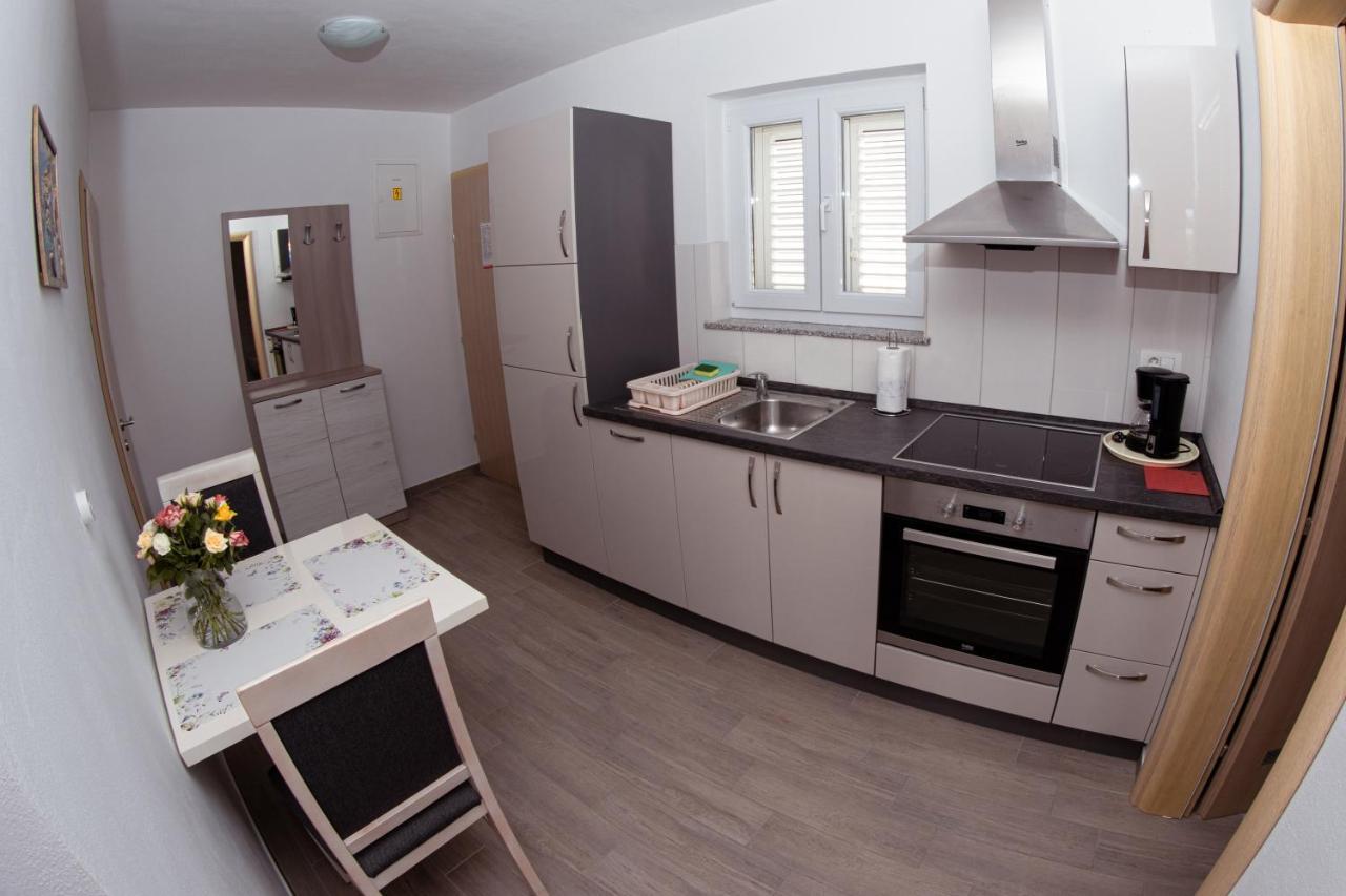 Apartmani Mijo, Biograd Na Moru Exterior foto