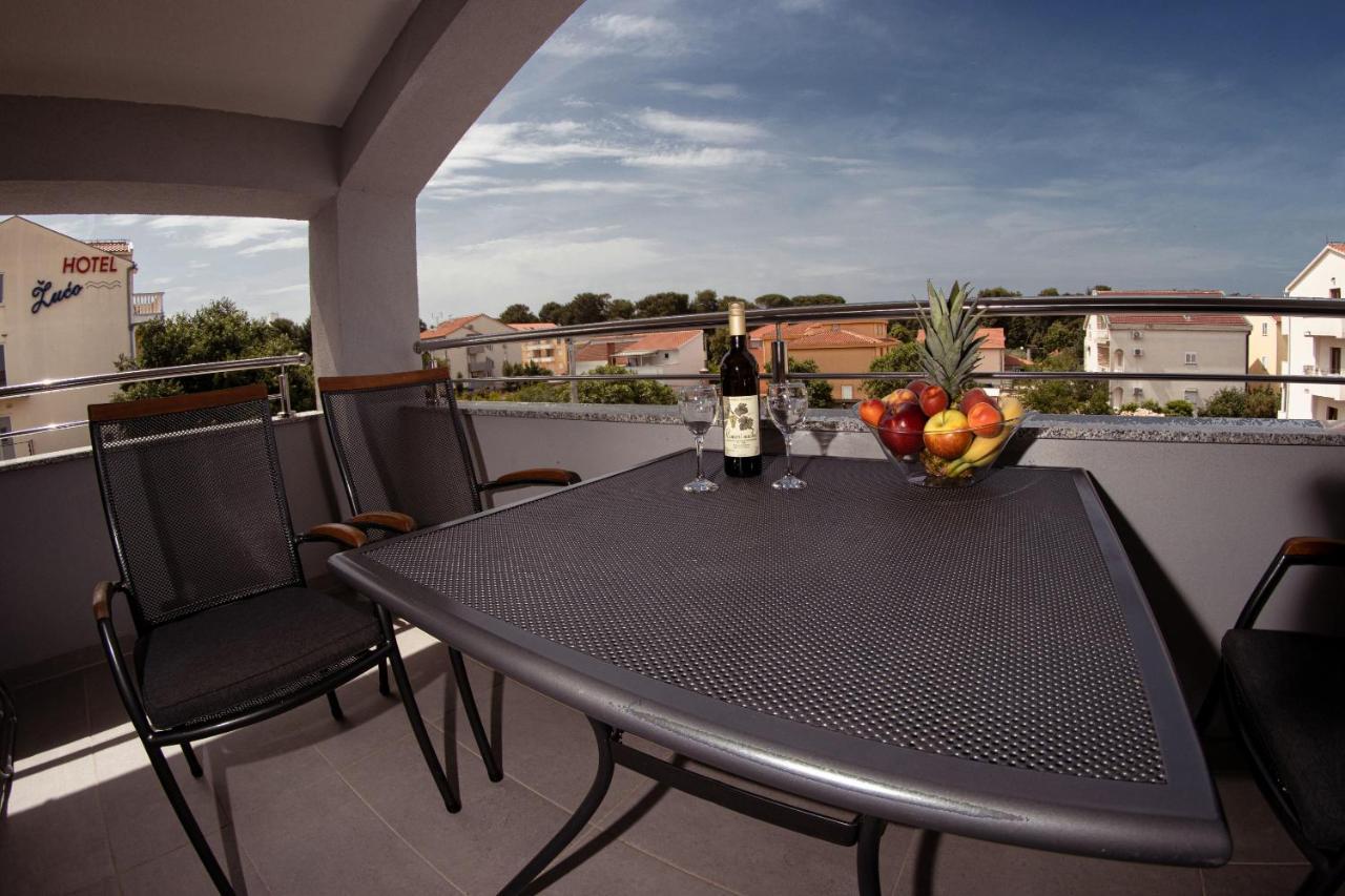 Apartmani Mijo, Biograd Na Moru Exterior foto