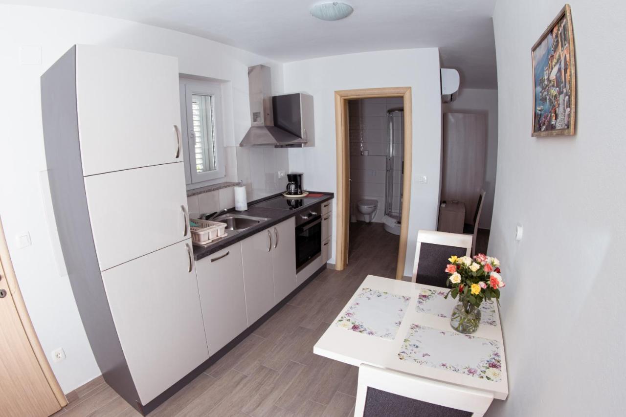 Apartmani Mijo, Biograd Na Moru Exterior foto