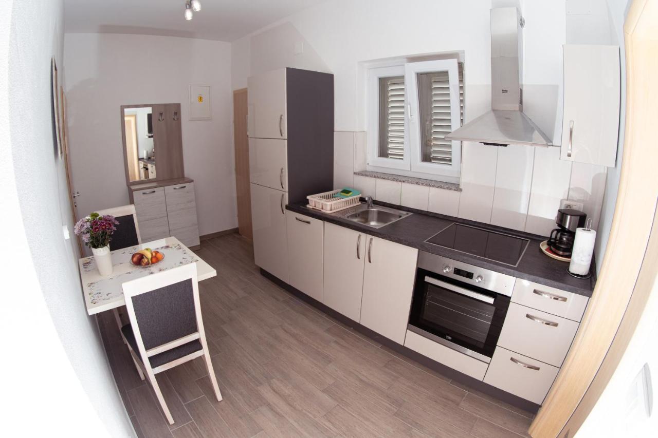 Apartmani Mijo, Biograd Na Moru Exterior foto