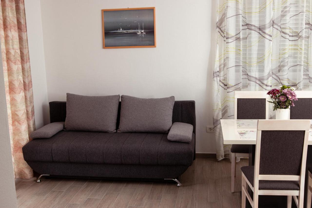 Apartmani Mijo, Biograd Na Moru Exterior foto
