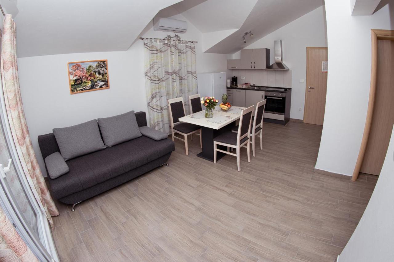 Apartmani Mijo, Biograd Na Moru Exterior foto